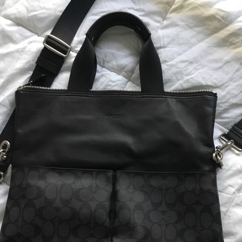 Coach Men's crossbody leather Bag - Picture 2 of 9